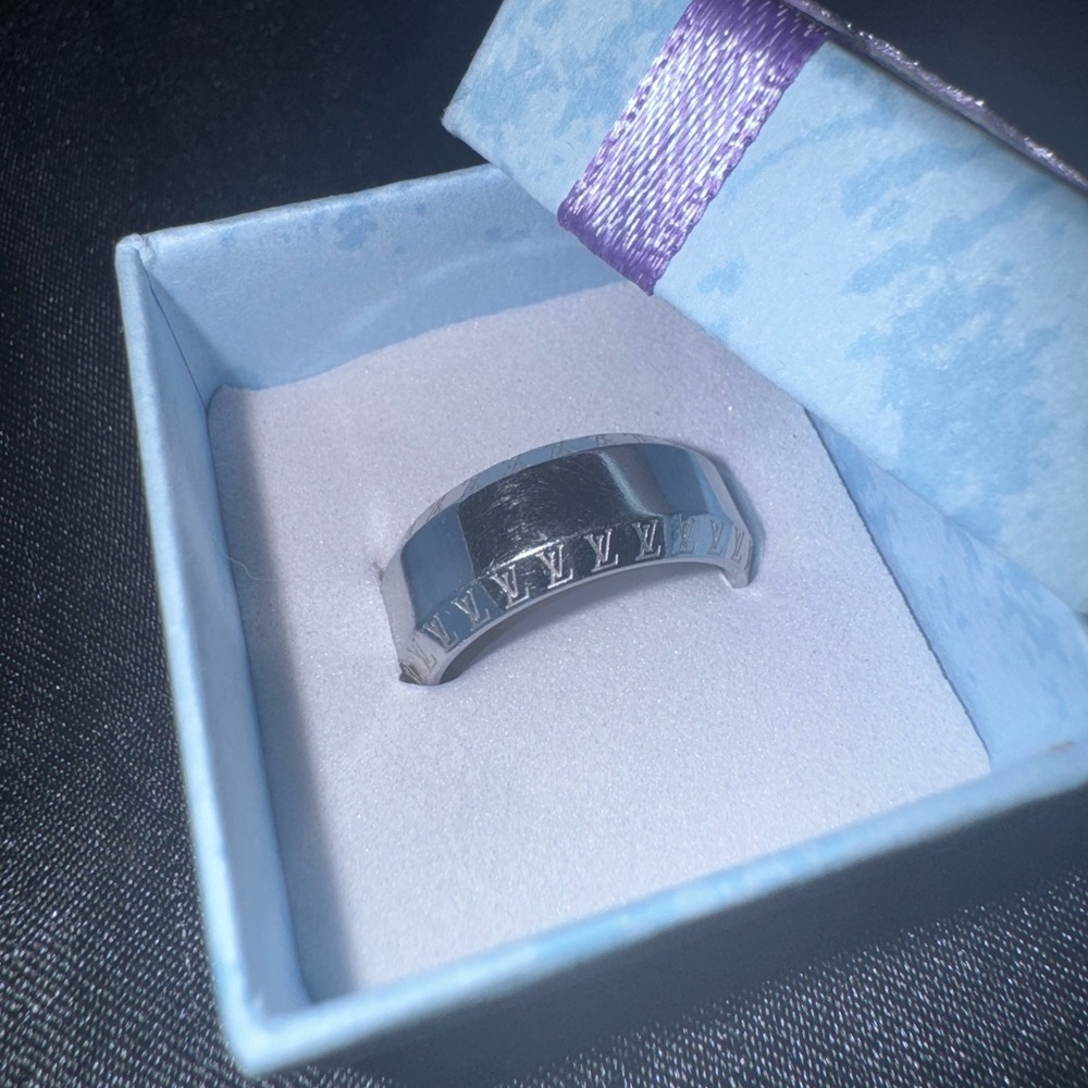 Louis Vuitton Silver Men's Ring